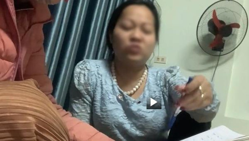 Mới đây, bà Nguyễn Thị Vĩnh (trú tại phường Liên Bảo, TP Vĩnh Yên, Vĩnh Phúc) đã lợi dụng các hoạt động mang tính chất mê tín dị đoan, thực hiện các nghi lễ gọi hồn, trừ tà ma, giải nghiệp chướng để điều trị các triệu chứng bệnh như mất ngủ, stress, hiếm muộn con cái, các bệnh về ung thư, thậm chí chữa bệnh COVID-19… 