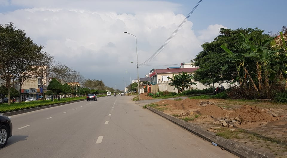 Mùa hè năm nay sẽ là mùa hè nóng nực với người dân sinh sống và những người lưu thông qua tuyến đường này.