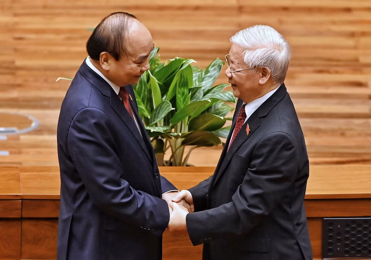 Song dưới sự lãnh đạo đúng đắn của Đảng, điều hành quyết liệt, sát sao của Chính phủ, sự phối hợp và giám sát chặt chẽ của Quốc hội và sự đoàn kết, đồng lòng và quyết tâm của cả hệ thống chính trị, sự ủng hộ của Nhân dân, nước ta đã đạt được nhiều thành tựu quan trọng, toàn diện trên mọi lĩnh vực, trở thành điểm sáng của khu vực và thế giới trong thực hiện “mục tiêu kép”, được bạn bè quốc tế đánh giá cao. Ảnh: VGP