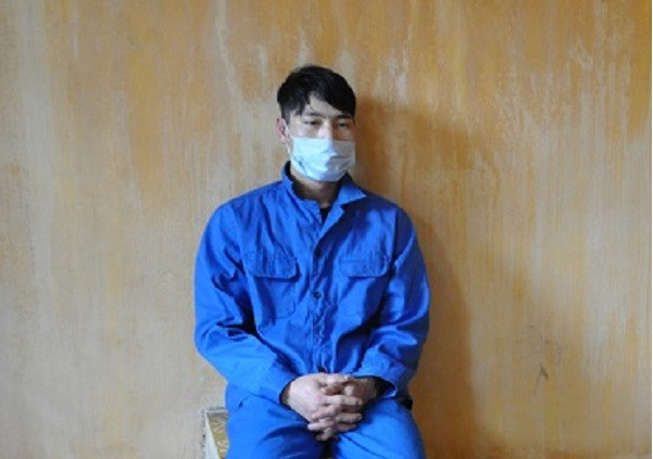 Dung luoi sat B40 quay kin nha, lap camera de… mua, ban ma tuy