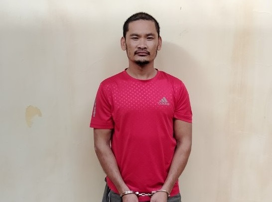 Khoi to doi tuong hiep dam, hanh hung 2 me con tren be giua bien