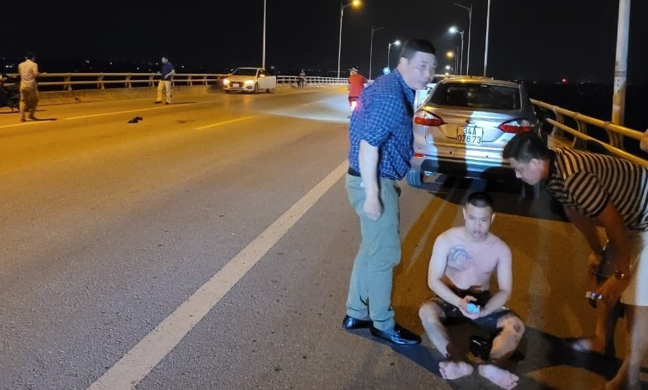 No tien taxi, hen nhau hon chien, tai xe tu vong-Hinh-2