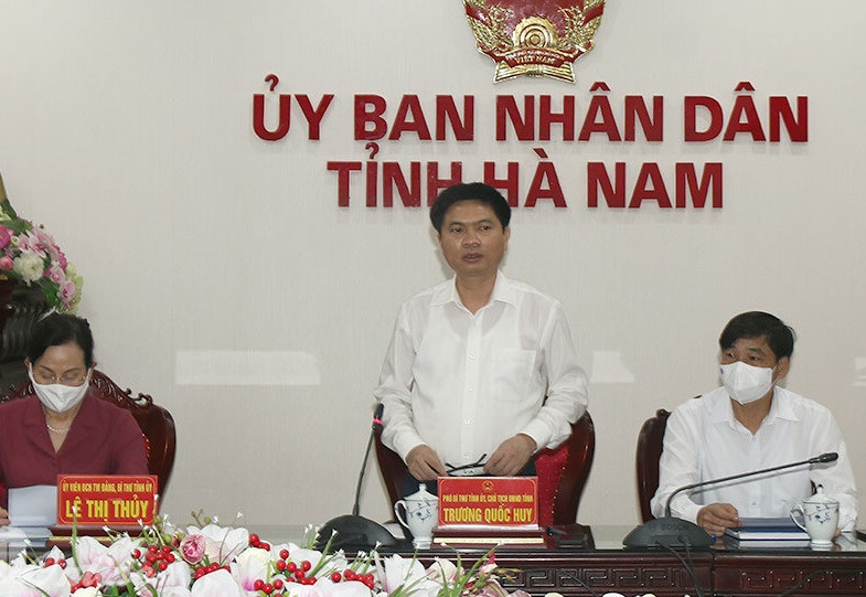 Chiều ngày 29/4 Ban chỉ đạo phòng, chống dịch COVID-19 tỉnh Hà Nam đang tổ chức họp khẩn để triển khai các biện pháp cấp bách phòng, chống dịch. 