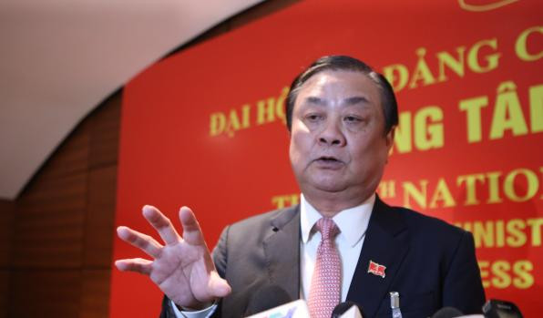 Ông Lê Minh Hoan, Ủy viên Trung ương Đảng, Thứ trưởng Bộ Nông nghiệp và Phát triển nông thôn, được giới thiệu phê chuẩn bổ nhiệm Bộ trưởng Bộ Nông nghiệp và Phát triển nông thôn.