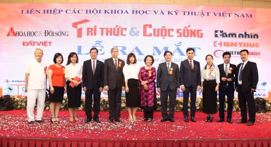 Long trong Le ra mat Bao Tri thuc va Cuoc song-Hinh-5