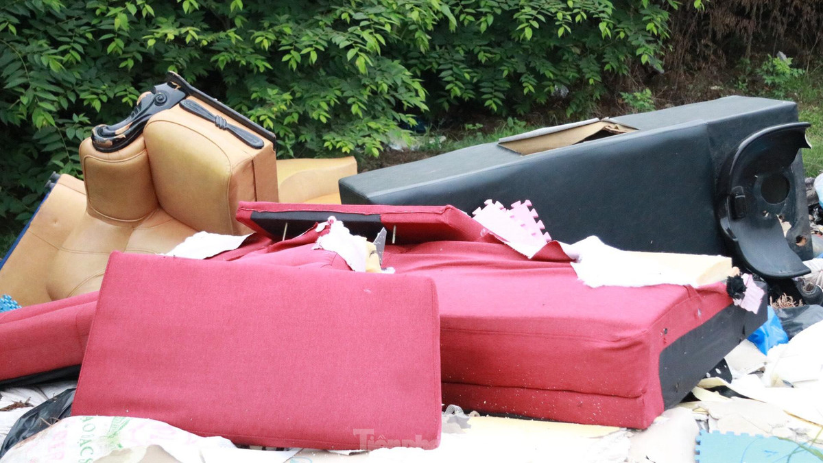 Bai rac tu phat khong lo keo dai tren doan duong 'tram ty' o Ha Noi-Hinh-11