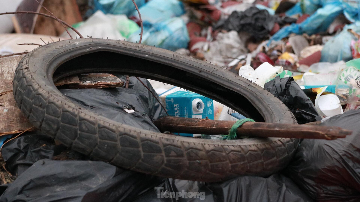 Bai rac tu phat khong lo keo dai tren doan duong 'tram ty' o Ha Noi-Hinh-6