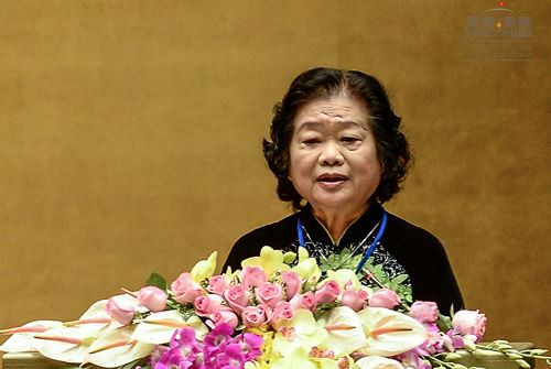  Nữ Phó Chủ tịch nước thứ ba là bà Trương Mỹ Hoa, sinh ngày 18/10/1945, quê quán xã Bình Ân, huyện Gò Công Đông, Tiền Giang, Ủy viên Ban Chấp hành Trung ương khóa VI, VII, VIII, IX, Bí thư Trung ương Đảng khóa VII, Phó Chủ tịch Quốc hội khóa XI. Bà Trương Mỹ Hoa làm Phó Chủ tịch nước ở tuổi 57, từ năm 2002-2007.