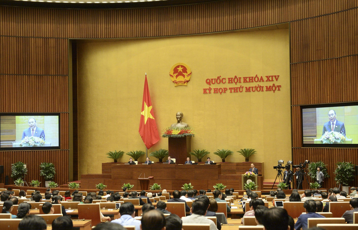 Sau khi biểu quyết thông qua danh sách, Quốc hội bầu Phó Chủ tịch nước bằng hình thức bỏ phiếu kín và thảo luận, biểu quyết thông qua Nghị quyết bầu Phó Chủ tịch nước.