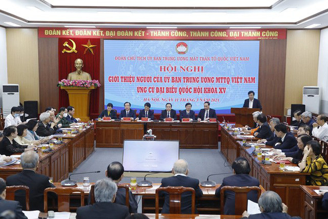 Bà Lê Thị Thu Hương, Bí thư Chi bộ, Vụ trưởng Vụ Quản lý doanh nghiệp, Bộ Giao thông Vận tải, Ủy viên Ủy ban Trung ương MTTQ Việt Nam. Ảnh: Ban Thường trực Ủy ban Trung ương Mặt trận Tổ quốc Việt Nam tổ chức Hội nghị Đoàn Chủ tịch mở rộng giới thiệu người của Ủy ban Trung ương Mặt trận Tổ quốc Việt Nam ứng cử Đại biểu Quốc hội khóa XV.