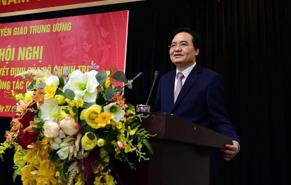 Nhận nhiệm vụ mới, tân Phó Trưởng Ban Tuyên giáo Trung ương Phùng Xuân Nhạ cho biết, được về công tác tại Ban Tuyên giáo Trung ương, được phân công nhiệm vụ phụ trách mảng khoa giáo và một số nhiệm vụ khác là điều kiện tốt để tiếp tục công hiến, phát huy năng lực, góp phần vào thành công chung của Ban Tuyên giáo Trung ương. 