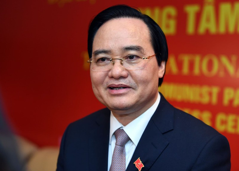 Để hoàn thành nhiệm vụ, cùng với sự nỗ lực cá nhân, ông Phùng Xuân Nhạ mong muốn nhận được sự giúp đỡ, sự phối hợp của các đồng chí lãnh đạo, cán bộ, đảng viên, người lao động của Ban để hoàn thành xuất sắc nhiệm vụ được giao. 