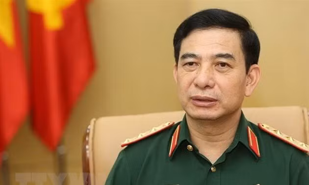 Tháng 3/2014 đến tháng 3/2016: Ủy viên Trung ương Đảng khóa XII; Ủy viên Quân ủy Trung ương; Trung tướng, Tư lệnh Quân khu 1; ( từ tháng 2 đến tháng 6/2014: Học viên dự nguồn cán bộ cao cấp Khóa 4, Học viện Chính trị Quốc gia Hồ Chí Minh). 