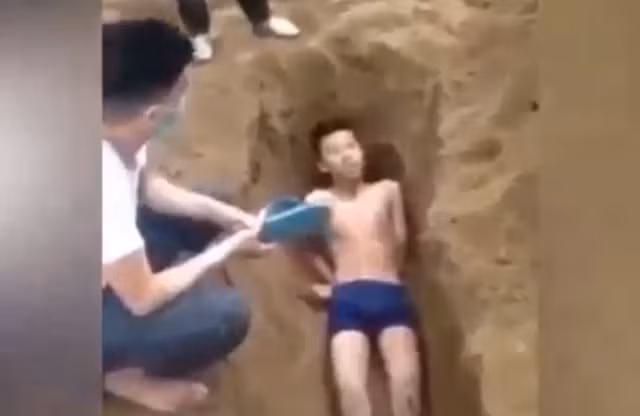  Khởi tố vụ án, bắt giam 13 đối tượng “chôn sống” nam thanh niên: Ngày 3/4, Công an TP Vinh (Nghệ An) đã khởi tố vụ án hình sự và tạm giam 13 đối tượng liên quan về hành vi bắt giữ người trái pháp luật. 13 đối tượng trên đã có hành vi bắt giữ, hành hạ, đào hố “chôn sống” N.Q.V. (17 tuổi, trú huyện Nghi Xuân, tỉnh Hà Tĩnh). Người cầm đầu nhóm đối tượng này là Nguyễn Trọng Dương (Dương "đẹp trai", trú tại TP Vinh).