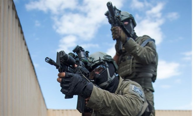 Tuy nhiên lúc này lại có một mối lo ngại khác đó là tình báo Israel chưa nắm rõ tình trạng hoạt động của lò phản ứng đến đâu, vì dễ xảy ra nguy cơ nổ lò phản ứng làm một phần lãnh thổ Israel bị nhiễm xạ.