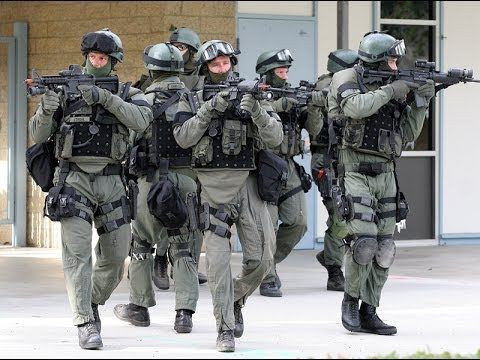 Đặc nhiệm Israel đã thu thập các mẫu đất cát và nước xung quanh lò phản ứng để mang về phân tích, các nhà khoa học kết luận rằng cơ sở hạt nhân đã hoạt động nhưng chưa hết công suất và có thể tấn công mà không e ngại hậu quả nhiễm xạ diện rộng.