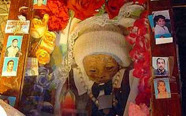 Sự việc kỳ lạ vẫn chưa dừng tại đây. Dù đã qua đời nhiều năm nhưng thi hài El Angelito vẫn còn nguyên vẹn dù không được ướp xác.