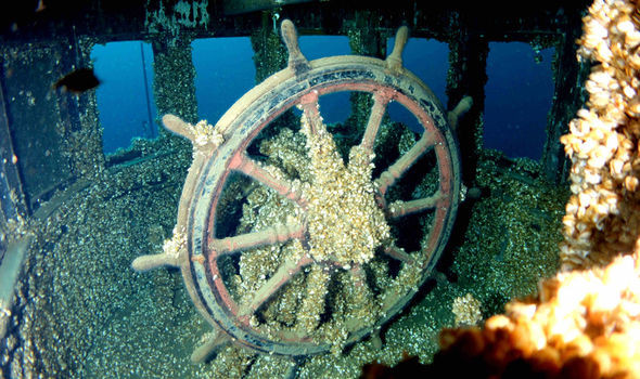 Cụ thể, con tàu gặp cơn bão lớn khiến nó bị đắm và mất tích trên biển vào tháng 9/1928. Toàn bộ hàng hóa trên tàu chìm cùng con tàu xấu số.