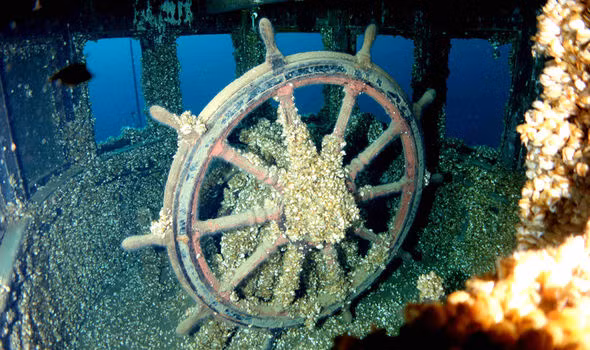 Cụ thể, con tàu gặp cơn bão lớn khiến nó bị đắm và mất tích trên biển vào tháng 9/1928. Toàn bộ hàng hóa trên tàu chìm cùng con tàu xấu số.