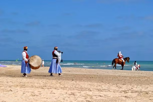 Dầu argan được coi là “vàng lỏng” của "chúa tể sa mạc" Berber khi nó có nhiều tác dụng giúp tăng cường sức khỏe, nuôi dưỡng, chăm sóc da và tóc...