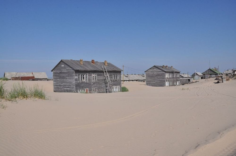 Xuất phát từ điều này, người dân ở ngôi làng Shoyna luôn để cửa ra vào, cửa sổ mở toang để không muốn rơi vào hoàn cảnh bị "nhốt" trong nhà.