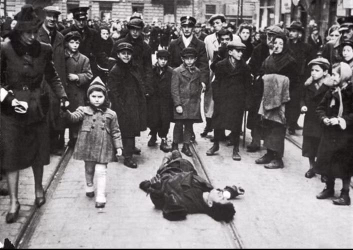 Phụ nữ Do Thái chiếm hơn 50% tổng số nạn nhân bị Đức quốc xã giết hại trong cuộc thảm sát mang tên Holocaust.