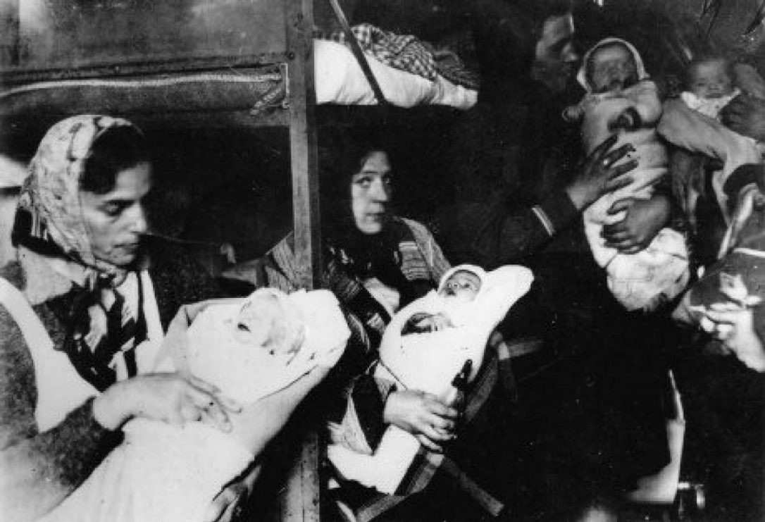 Cũng trong cuộc thảm sát Holocaust, các bác sĩ phát xít Đức đã thực hiện nhiều thí nghiệm rùng rợn trên cơ thể người, bao gồm cả trẻ sơ sinh.