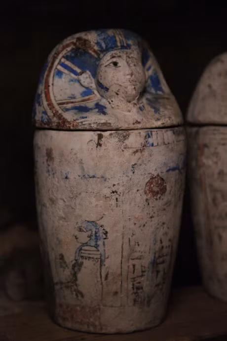 Nhà khảo cổ học Ai Cập Hawass cho biết việc tìm thấy xác ướp linh mục là một phát hiện phi thường và không thể tin được.