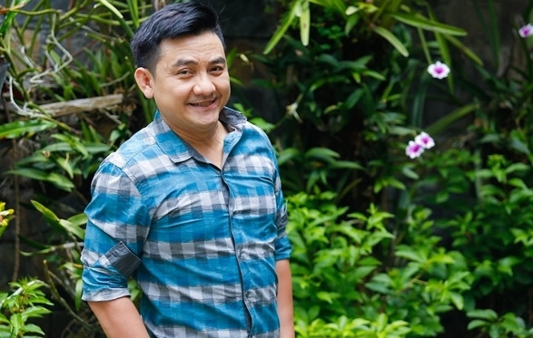 Diễn viên hài Anh Vũ từng rơi vào bế tắc khi bị chẩn đoán ung thư đại tràng, anh phải cắt bỏ 8 tấc ruột. “Sau sự kiện biết mình bị bệnh, mỗi ngày tôi dành thời gian để cùng mẹ đi bộ, hoặc tập yoga. Tùy theo sức khỏe và sở thích của mẹ, tôi cố gắng sống cho vui lòng mẹ. Tôi đã không đơn độc trong cuộc chiến chống lại căn bệnh này”, anh từng chia sẻ.