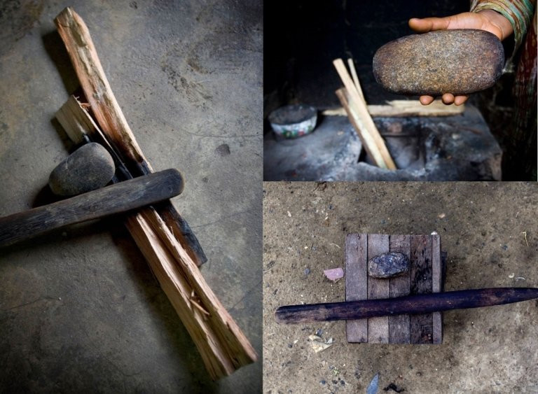 Đôi lúc, người ta sử dụng những dụng cụ khác như hòn đá cuội hơ nóng, thìa hơ nóng hay chày hơ nóng rồi ép chặt vào ngực của bé gái để ngăn sự phát triển của ngực.