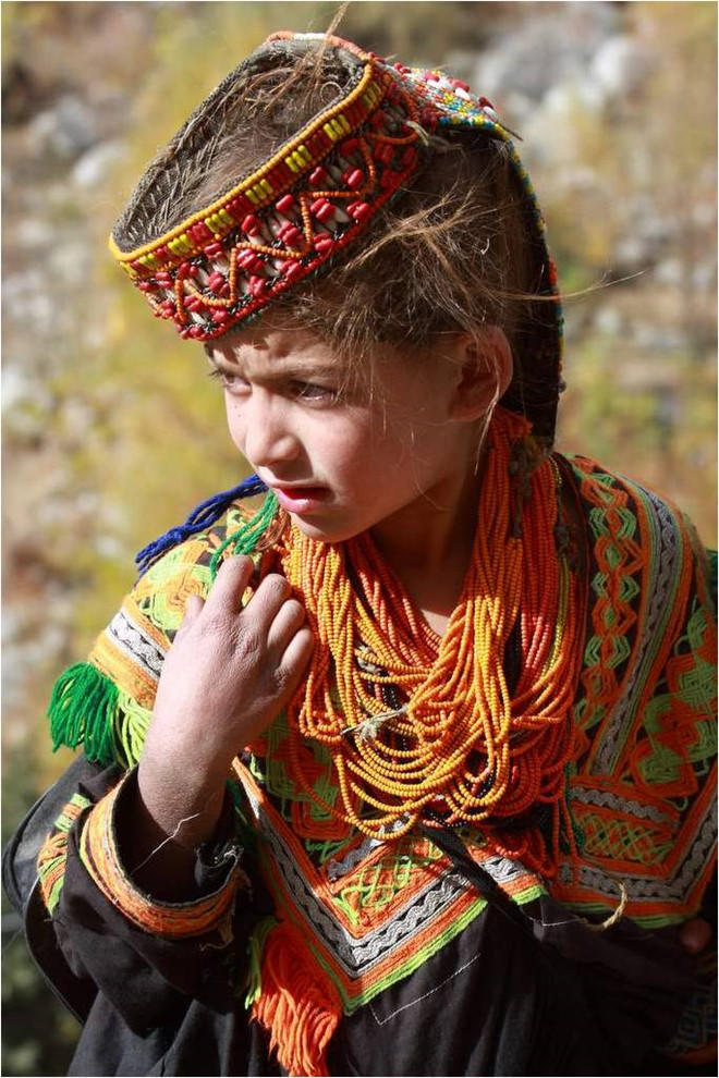Người Kalash sinh sống trên những dãy núi thuộc vùng Hindu Kush ở Pakistan. Những người này tuyên bố họ đã sống ở khu vực này trong suốt hàng nghìn năm qua.