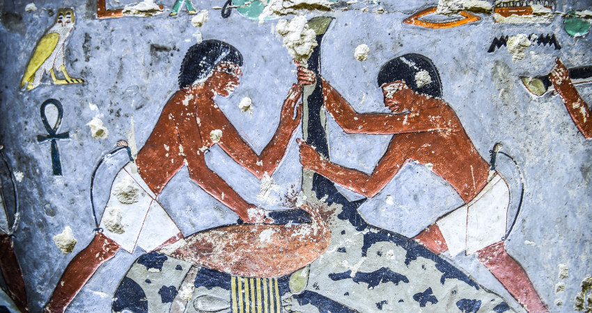 Hai lăng mộ Ai Cập cổ đại mới được các nhà khảo cổ phát hiện trong trạng thái còn gần như nguyên vẹn. Đặc biệt, những bức tranh, hình vẽ trên các bức tường của lăng mộ vẫn giữ nguyên nước sơn giống như vừa được tạo ra.