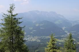 Thậm chí có người còn tuyên bố đang ở một vị trí này thì đột ngột bị bất tỉnh và khi tỉnh dậy thấy bản thân "dịch chuyển" đến vị trí khác thuộc vùng núi Untersberg.