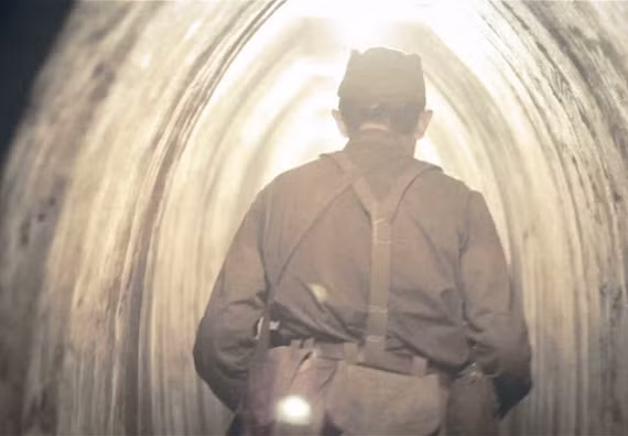 Trong số này có người từng tuyên bố gặp một nhóm người bí ẩn sống trên núi Untersberg. Những người này tuyên bố bằng họ là lính Đức quốc xã trong Thế chiến 2.