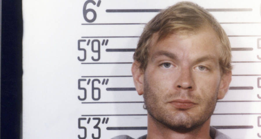 Chưa dừng lại ở đó, gã sát nhân Jeffrey Dahmer còn giữ lại "Của quý" hoặc phần đầu của nạn nhân như những món "đồ lưu niệm".