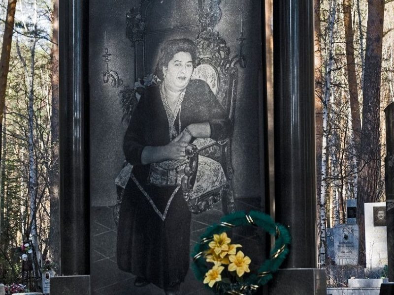 Đây là bia mộ đặc biệt của một phụ nữ được mai táng ở nghĩa trang tại Yekaterinburg.