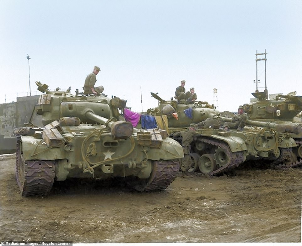 Xe tăng được hai phía sử dụng nhiều trên chiến trường trong thời gian diễn ra chiến sự khốc liệt.