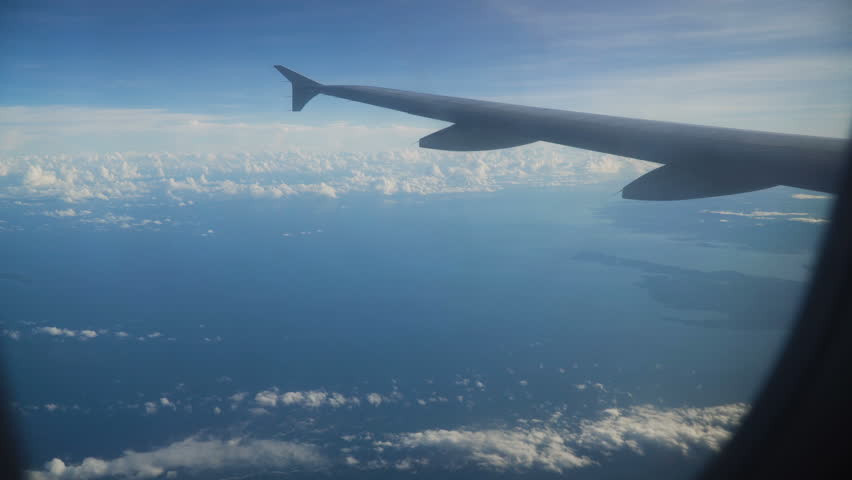 Trong số này nổi tiếng là giả thuyết những máy bay trên gặp nạn là do vướng phải một lời nguyền bí ẩn mang tên “Lời nguyền Los Roques”. Tuy nhiên, người ta vẫn chưa thể chứng minh lời nguyền này có thật hay không.