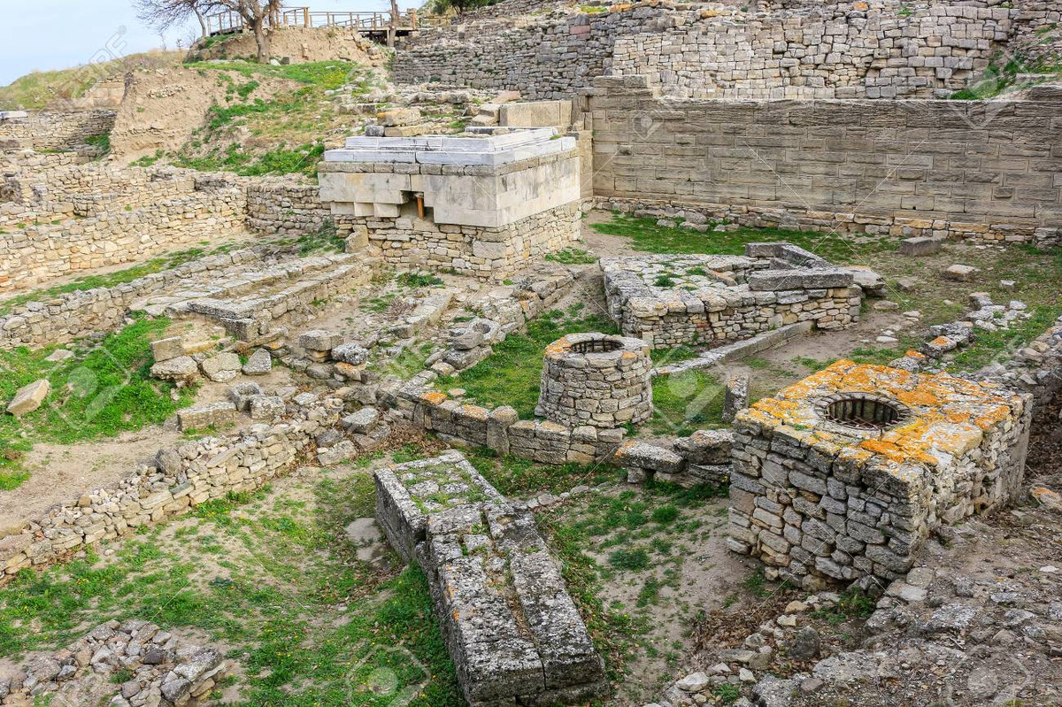 Kể từ đó, các chuyên gia đã thực hiện các nghiên cứu tại vùng duyên hải của Thổ Nhĩ Kỳ và lấy mẫu về nghiên cứu để xác minh xem vùng đất đó có thực sự là nơi diễn ra cuộc chiến thành Troy năm xưa hay không.