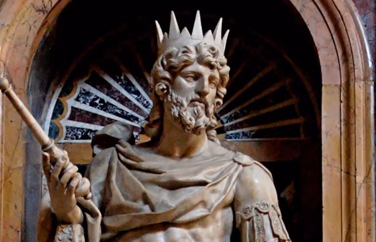 Mỗi lần xuất hiện, Goliath thường đội mũ đồng, mặc áo giáp đồng, chân đi ủng đồng, trên vai đeo một ngọn giáo đồng.