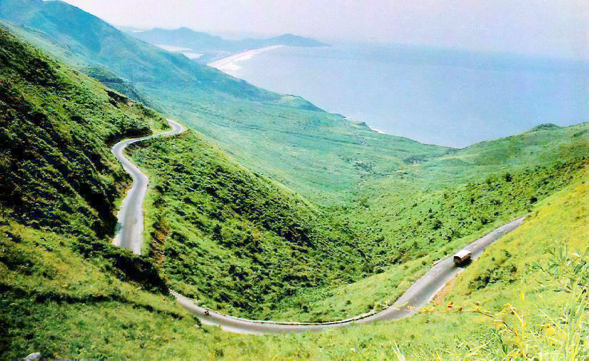 Trong suốt 16 năm (1959 - 1975), tuyến đường Trường Sơn - đường Hồ Chí Minh làm nhiệm vụ vận chuyển giao thông liên lạc giữa hai miền Nam - Bắc và chi viện cho các nước bạn.