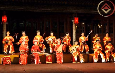 Nhã nhạc được trình diễn trong các cuộc tế, lễ cung đình như tế giao, tế miếu, lễ đại triều, thường triều... dưới triều nhà Nguyễn.