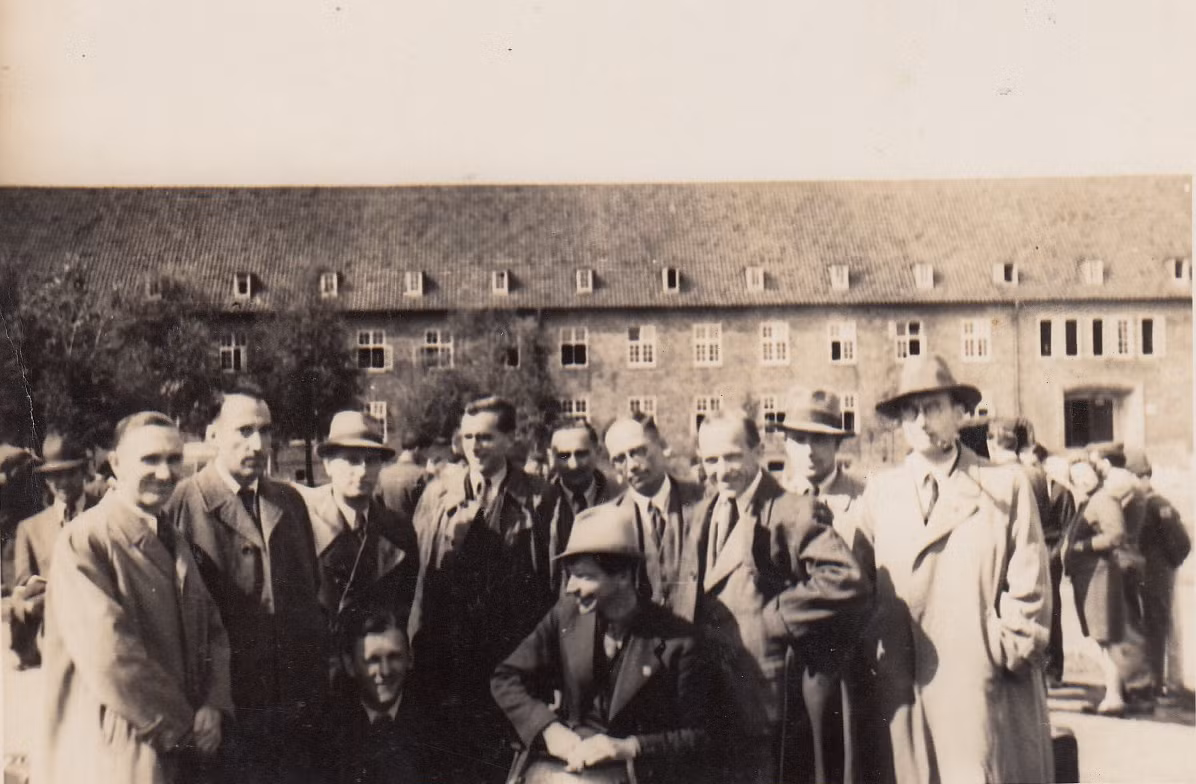 Về sau, chiến dịch được đổi tên sang "Cái kẹp giấy". Theo đó, Mỹ bí mật đưa các nhà khoa học từng làm việc cho Đức quốc xã sang nước này sống và làm việc.