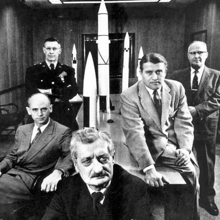 Khi ấy, Mỹ tiến hành thu thập các tài liệu, văn bản quan trọng có liên quan đến cuộc chiến cũng như thẩm vấn các nhà khoa học làm việc cho Hitler tại các cơ sở nghiên cứu nhằm có được những thông tin quan trọng về các thành tựu mà họ đạt được.