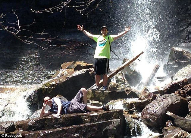 Sự việc xảy ra vào một buổi tối mùa đông lạnh giá, Justin đi bộ từ quán bar về nhà ở Tresckov, Pennsylvania, Mỹ.