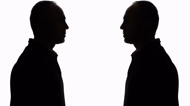 Do hiện tượng song trùng rất hiếm gặp nên các chuyên gia gặp nhiều khó khăn trong việc giải mã bí ẩn về sự việc này. Vì vậy, đến nay, khoa học chưa thể chứng minh hiện tượng này có thật hay do sự tưởng tượng của con người.