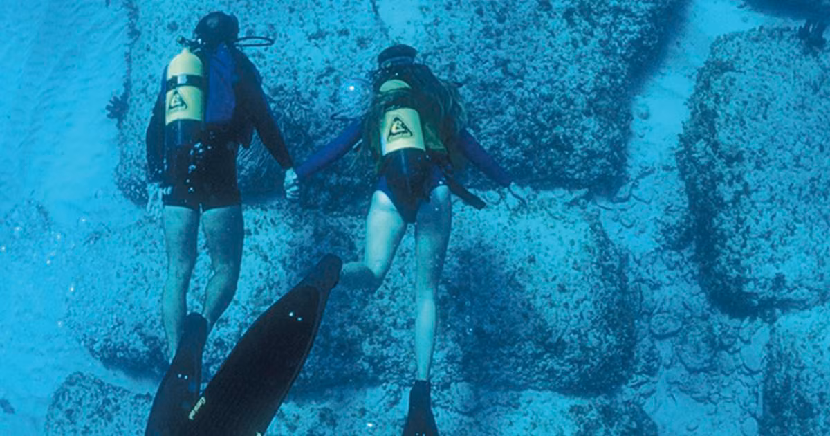 Tuy nhiên, cho tới nay, các nhà khoa học vẫn chưa tìm ra bằng chứng giúp làm sáng tỏ nguồn gốc của con đường dưới đáy biển được phát hiện ở Bahamas.