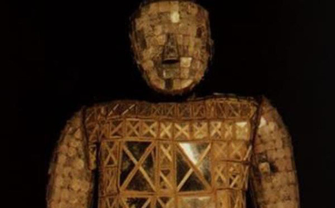 Bộ trang phục này còn được biết đến với tên gọi Kim Lũ Ngọc Y hay Kim Lũ Ngọc Giáp, Kim Lũ Ngọc Hạp.