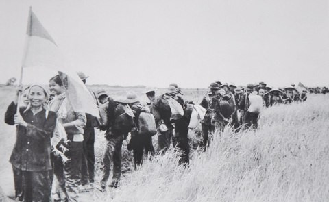 Tại khu vực thành thị, phụ nữ tham gia nhiều phong trào như bảo vệ văn hóa dân tộc, bài trừ văn hóa ngoại lai đồi trụy.
