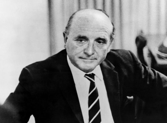 Y bị tòa án tại Lyon kết án chung thân và chết trong tù năm 1991 vì ung thư bạch cầu. Khi ấy, Klaus Barbie 77 tuổi. Video: Tiếp tục truy tìm tội phạm chiến tranh thời phát xít Đức (nguồn: VTC14)